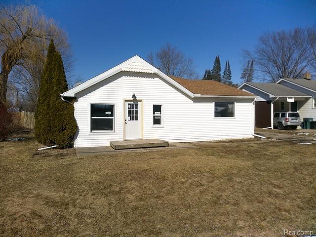 5071 Lippincott Boulevard, Burton, MI 48519 — front exterior