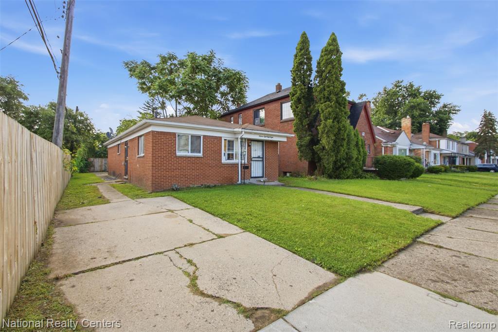 16888 Vaughan Street - Photo 2