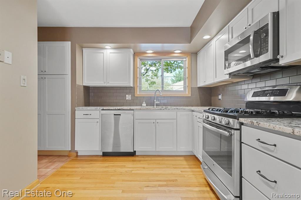 3856 Old Creek Road, 25, Troy, MI 48084 — Photo 10