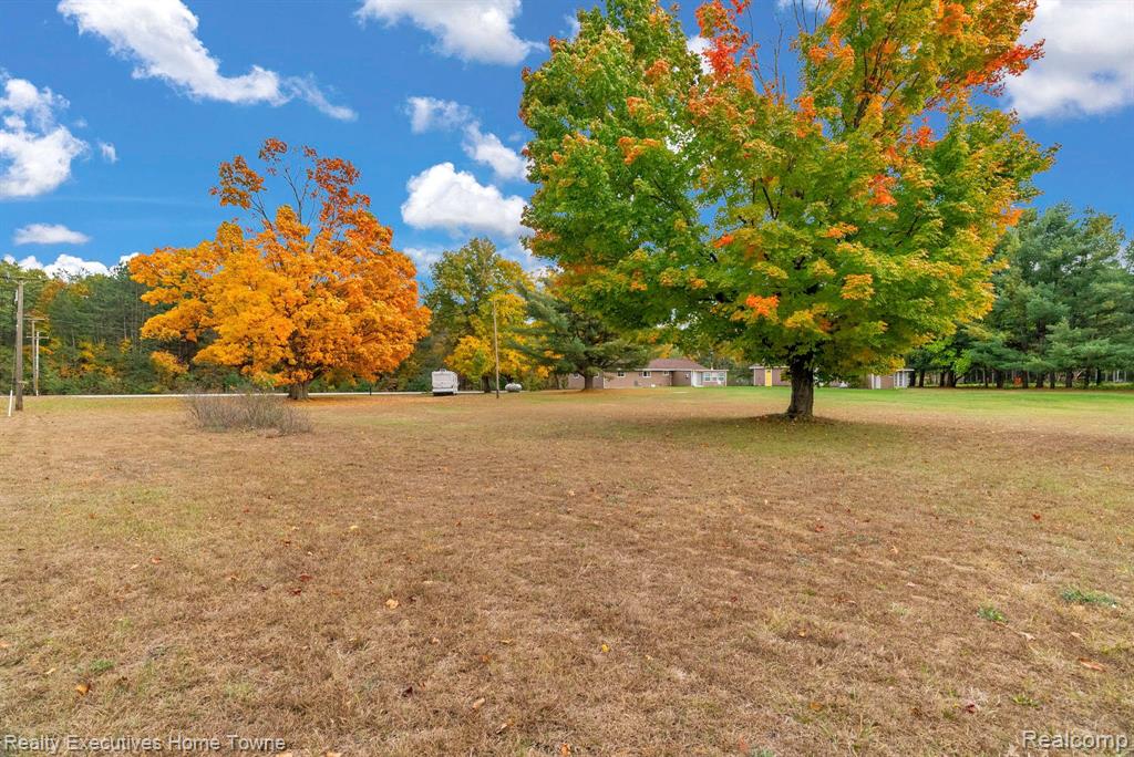 1663 EMERSON Road, Wales, MI — Photo 9