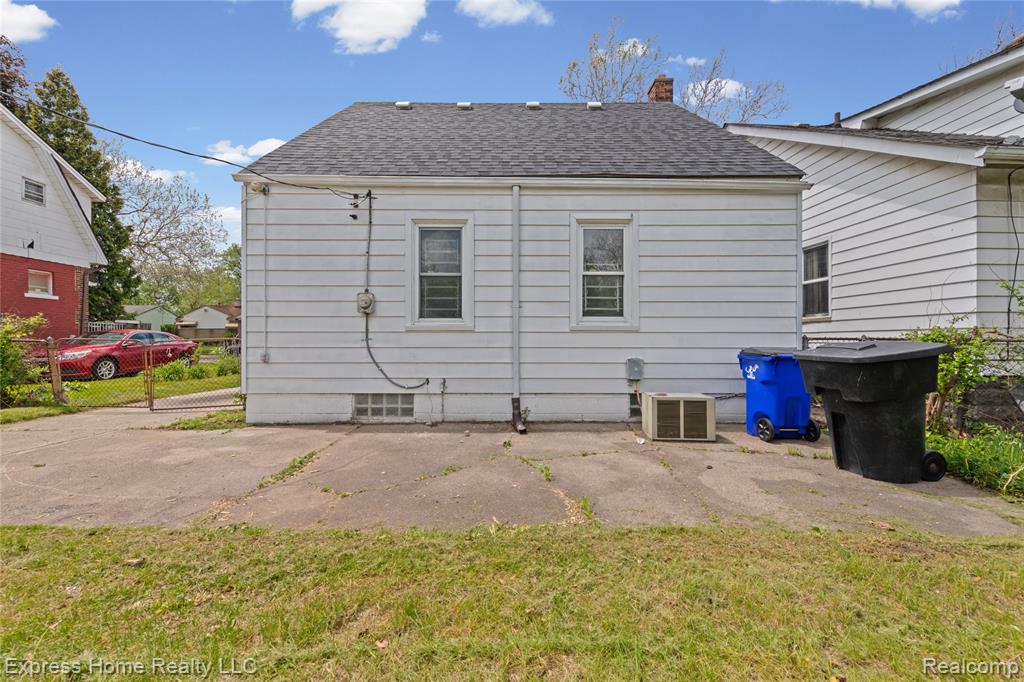18590 Lumpkin Street, Detroit, MI 48234 — Photo 31