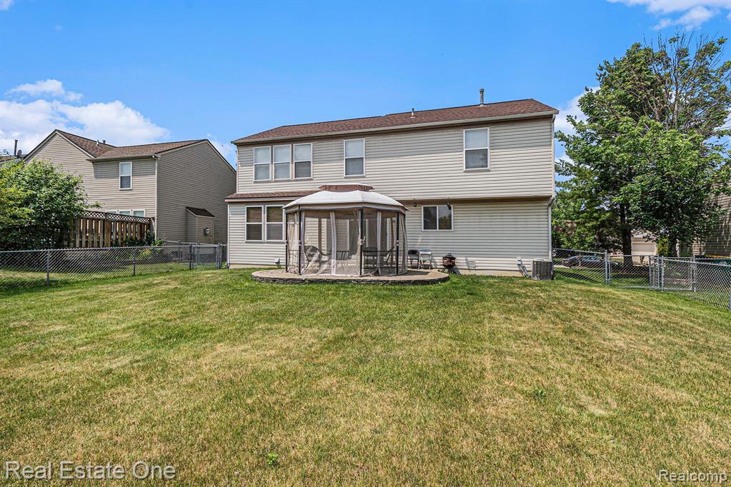 7806 PAINT CREEK Drive, Ypsilanti, MI 48197 — Photo 27