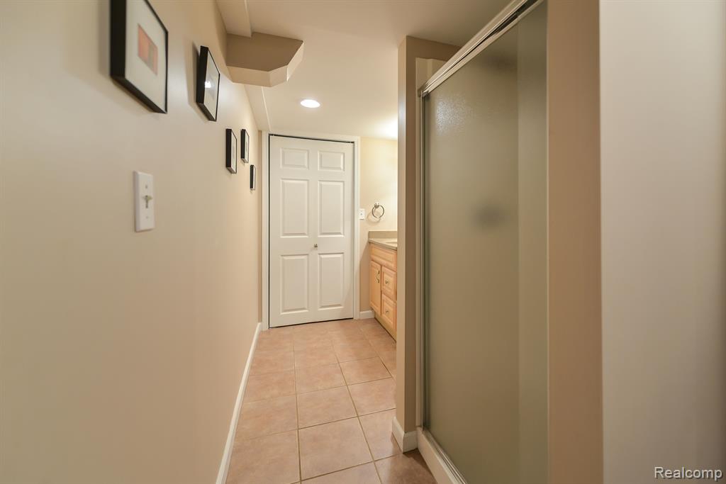 843 WESTHILLS Drive, South Lyon, MI 48178 — Photo 29