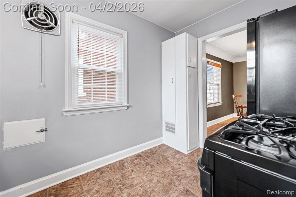 2305 Vinewood Street, Wyandotte, MI 48192 — Photo 14