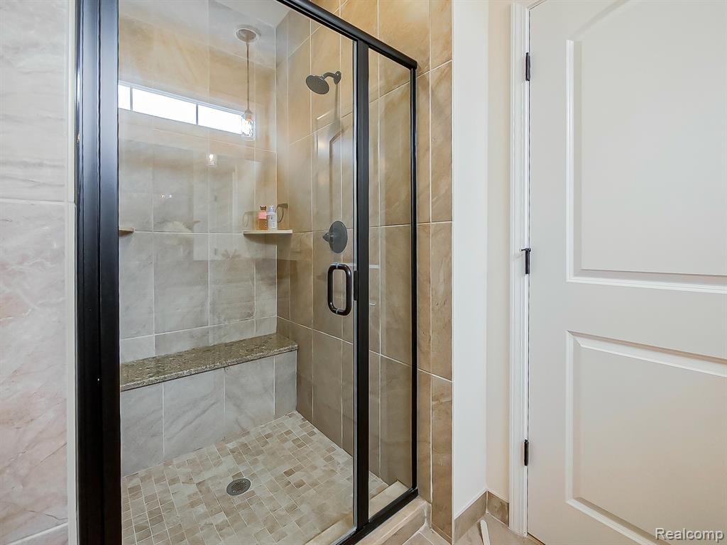 7212 Berry, West Bloomfield, MI — Photo 36