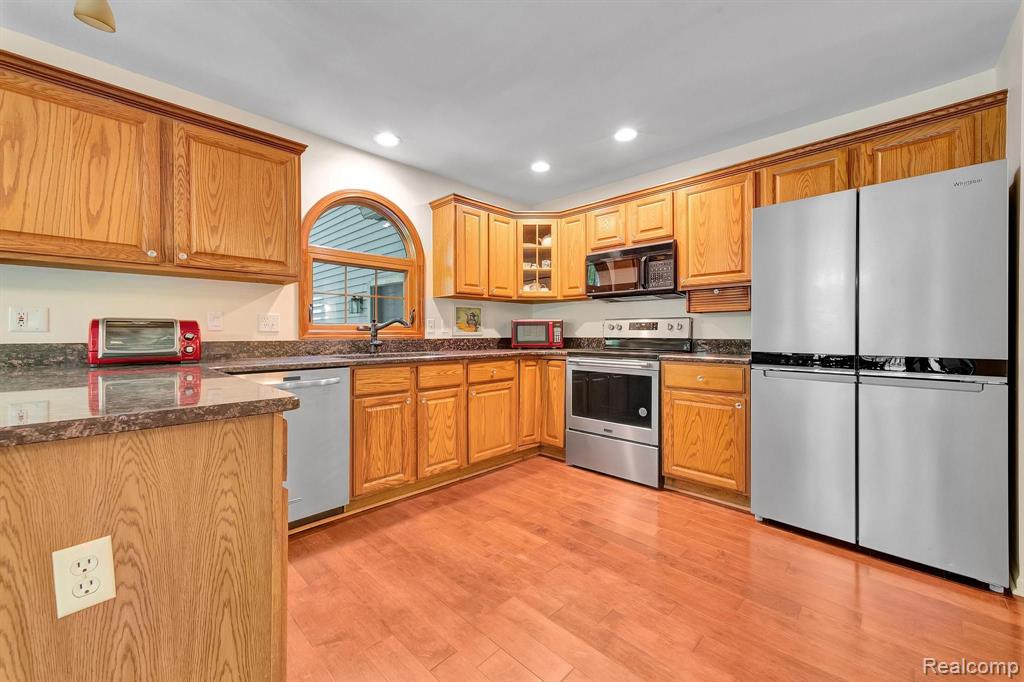 573 NAKOMIS Trail, Lake Orion, MI 48362 — Photo 20
