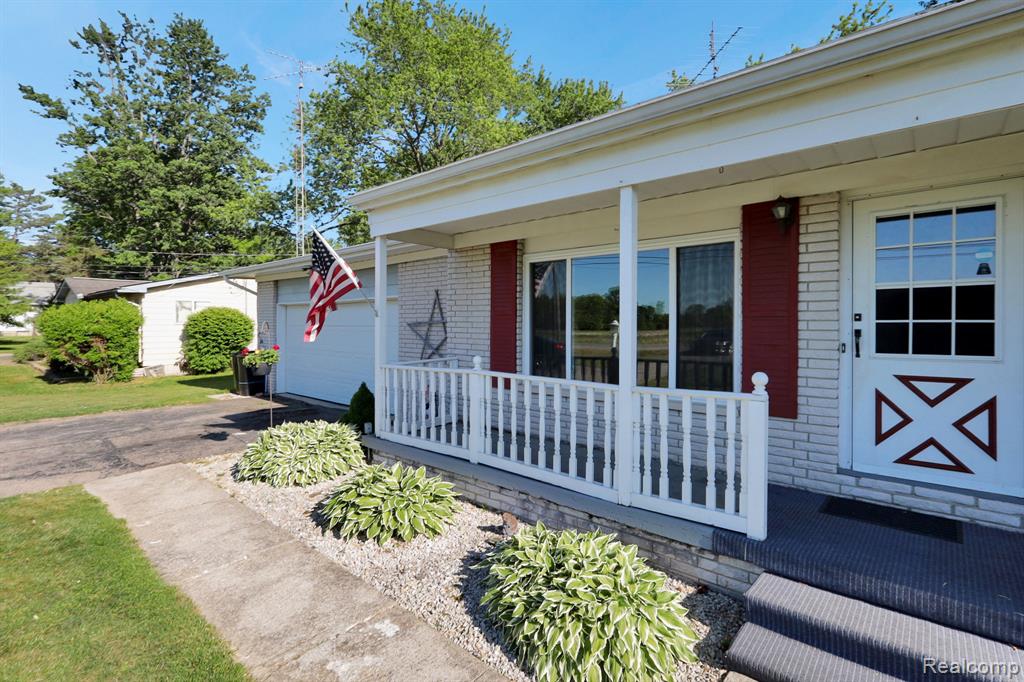 6245 W Coldwater Road, Flushing, MI 48433 — Photo 5