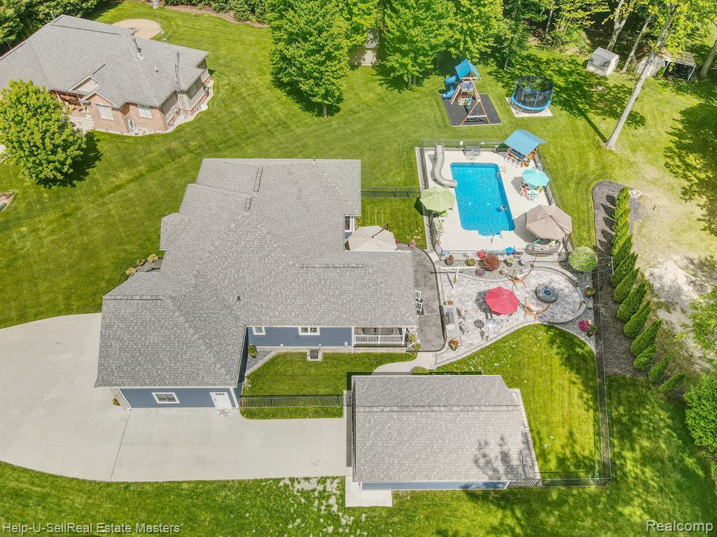 3152 Spruce Drive, Port Huron, MI 48060 — Photo 8