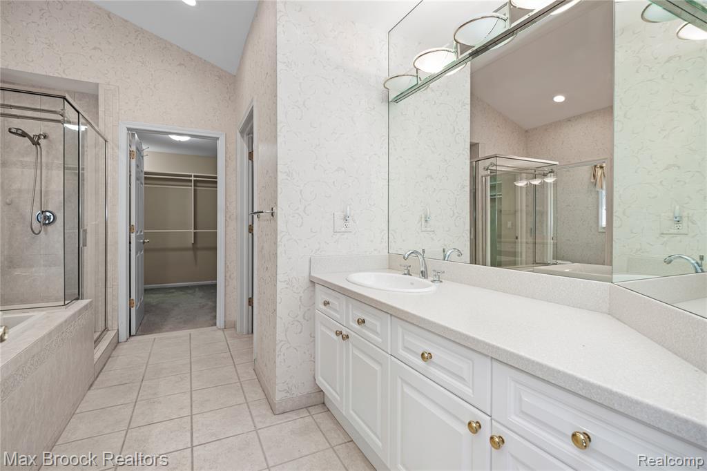 5149 Parkgate Drive, Commerce Twp, MI 48382 — Photo 40