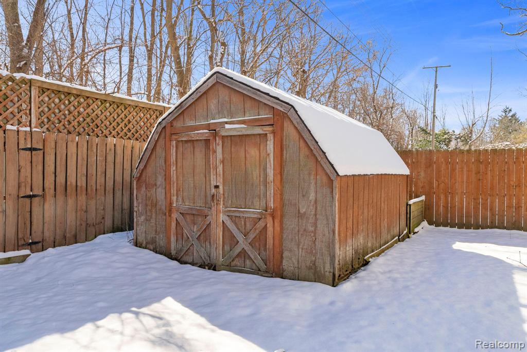 2179 Avondale Street, Sylvan Lake, MI 48320 — Photo 40