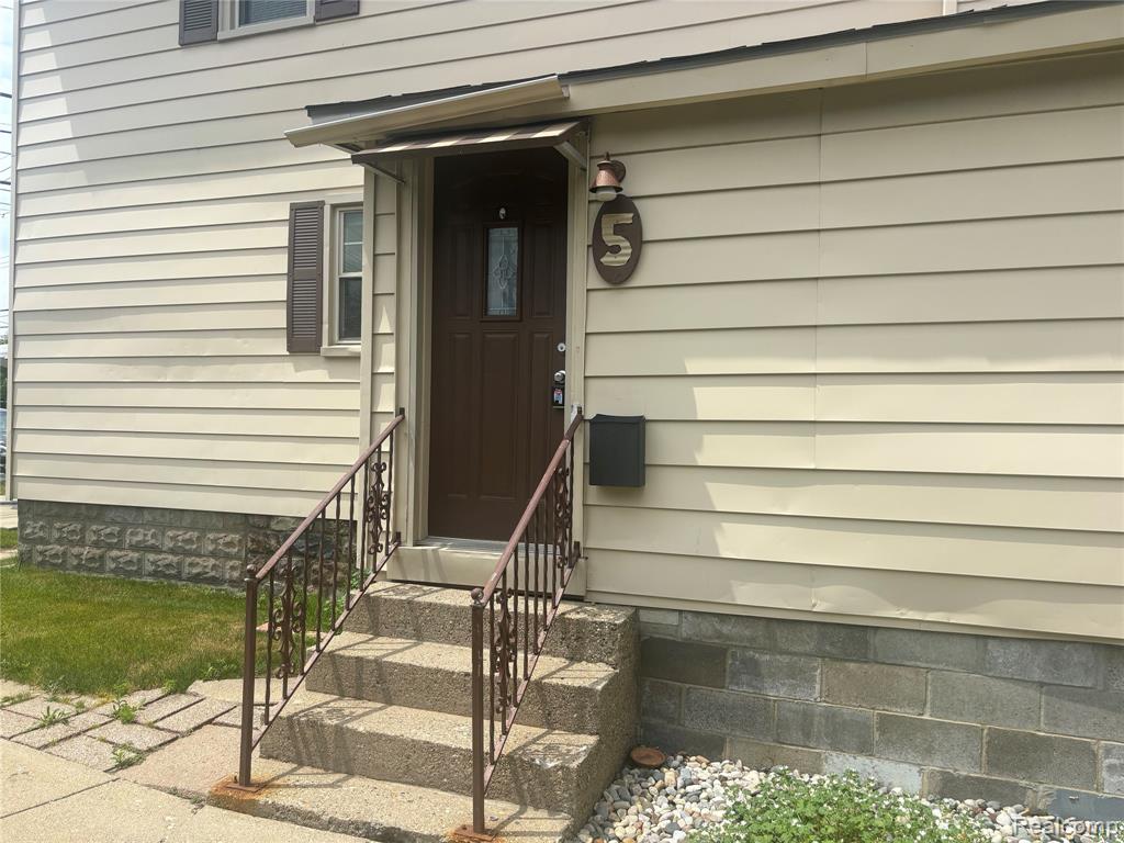 65 N Washington Street, Oxford, MI 48371 — Photo 3
