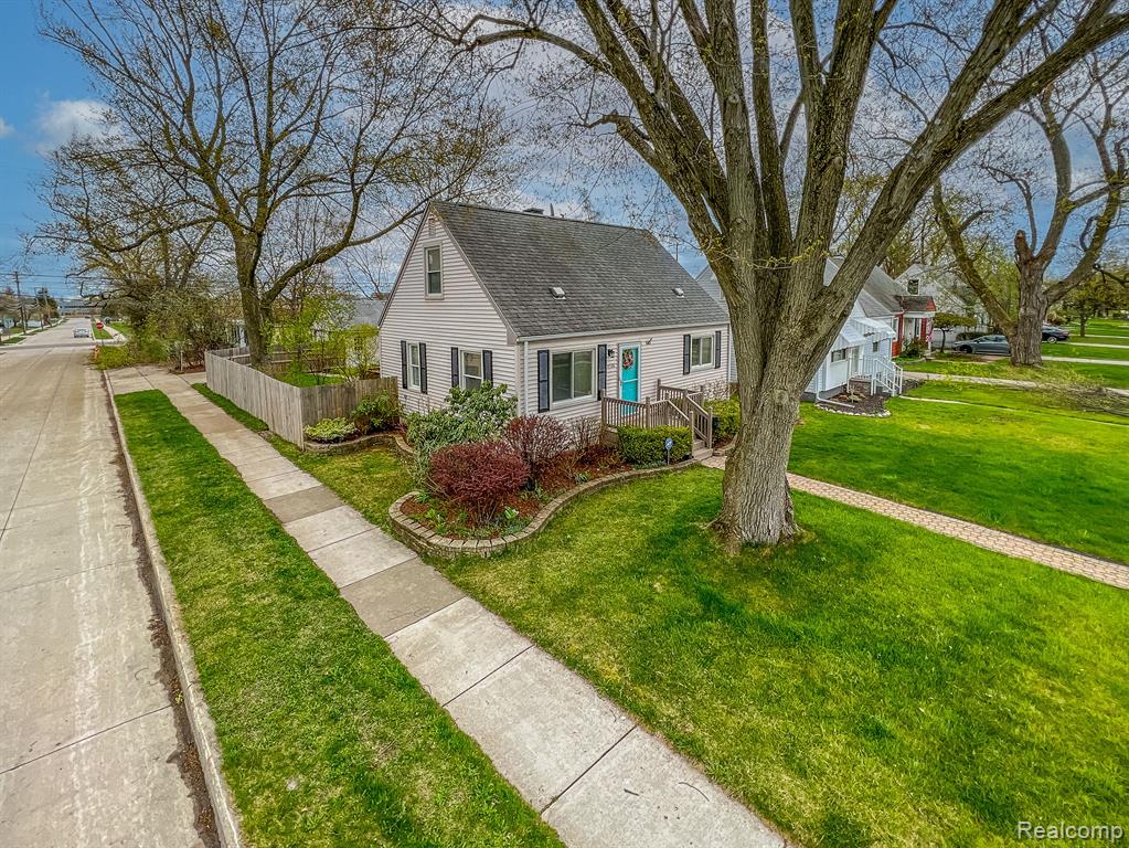4526 TONAWANDA Avenue, Royal Oak, MI 48073 — Photo 2