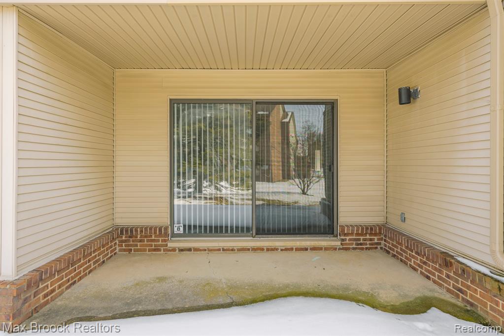 6689 W Ridgefield Circle, West Bloomfield, MI — Photo 34