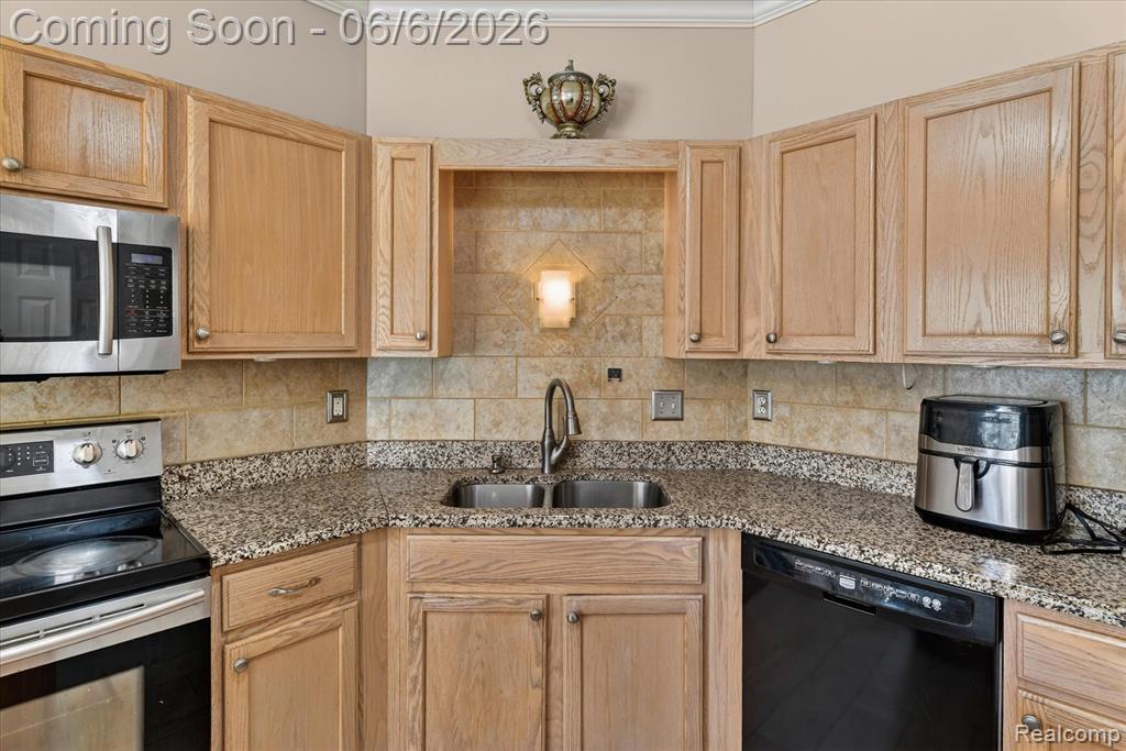 5324 Sequoia Court, Grand Blanc, MI 48439 — Photo 14