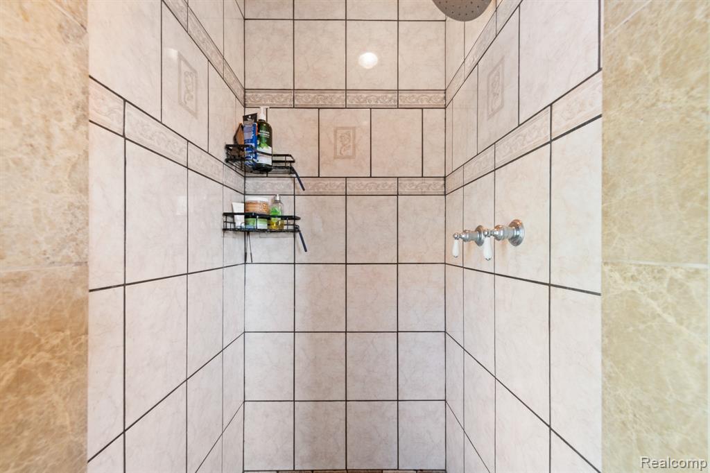 9269 Dixon Road, Monroe, MI 48161 — Photo 10
