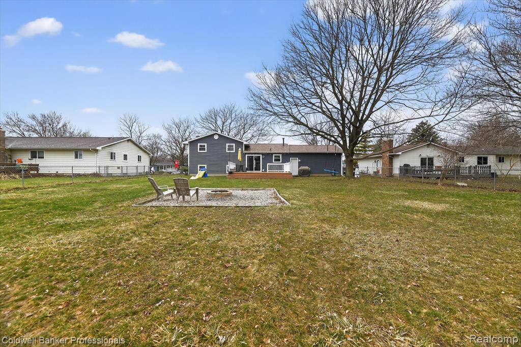 6163 King Arthur Drive, Swartz Creek, MI 48473 — Photo 33