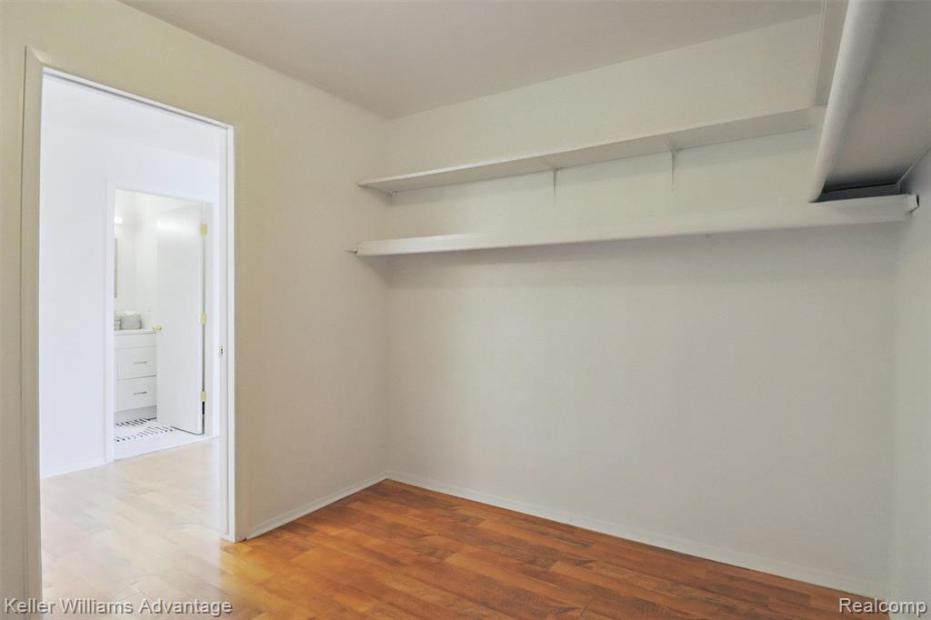 5262 Kingsfield Drive, West Bloomfield, MI — Photo 28
