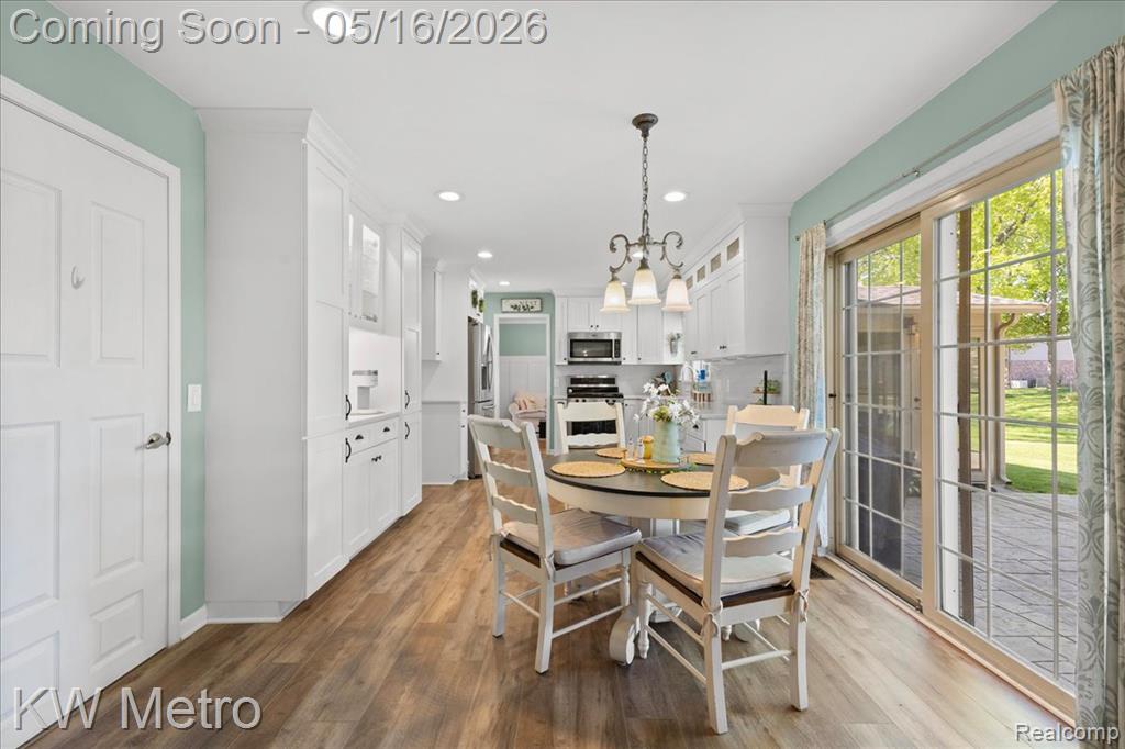 5757 Folkstone Drive, Troy, MI 48085 — Photo 11