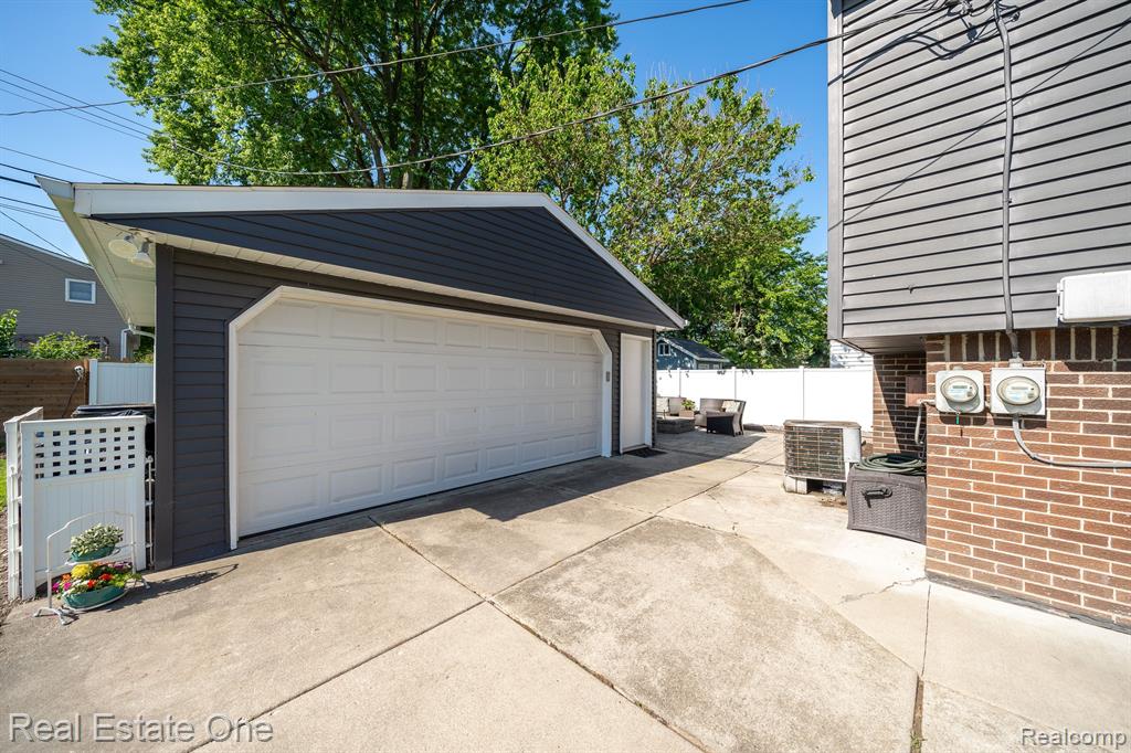 61 TECUMSEH Street, Clawson, MI — Photo 25