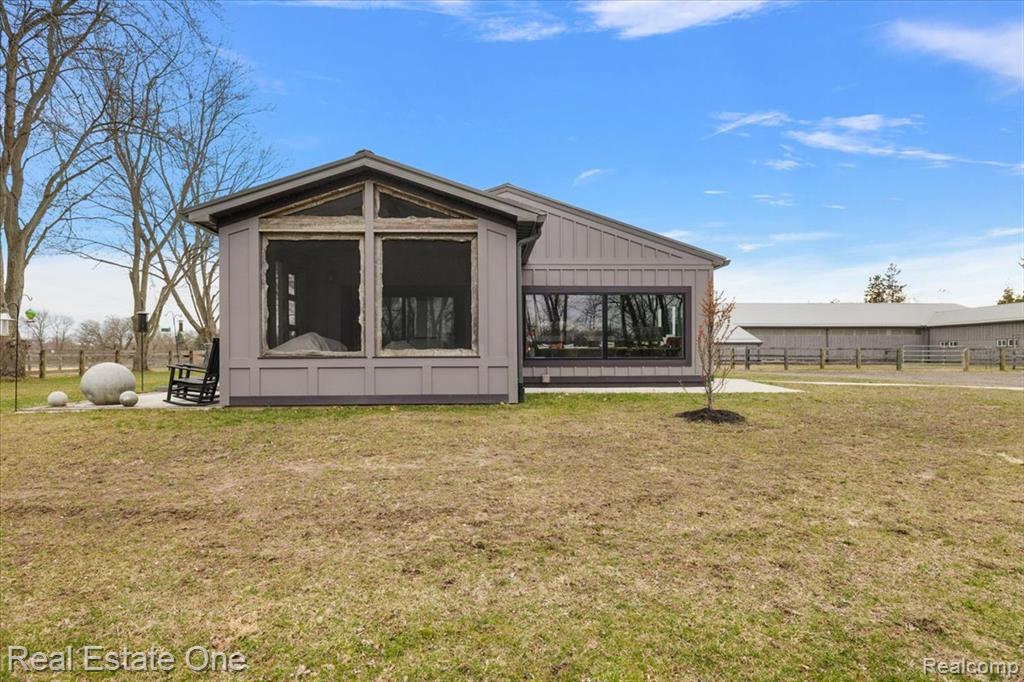 1050 Oxbow Lake Road, White Lake, MI — Photo 18