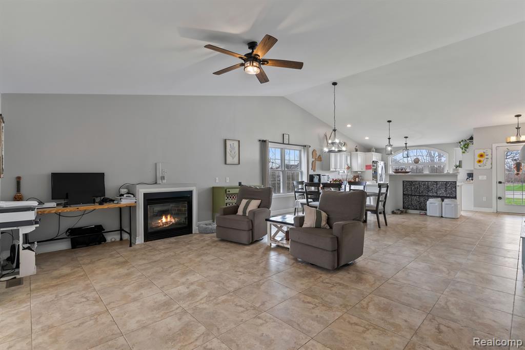 5188 Walkabout Lane, Swartz Creek, MI 48473 — Photo 12