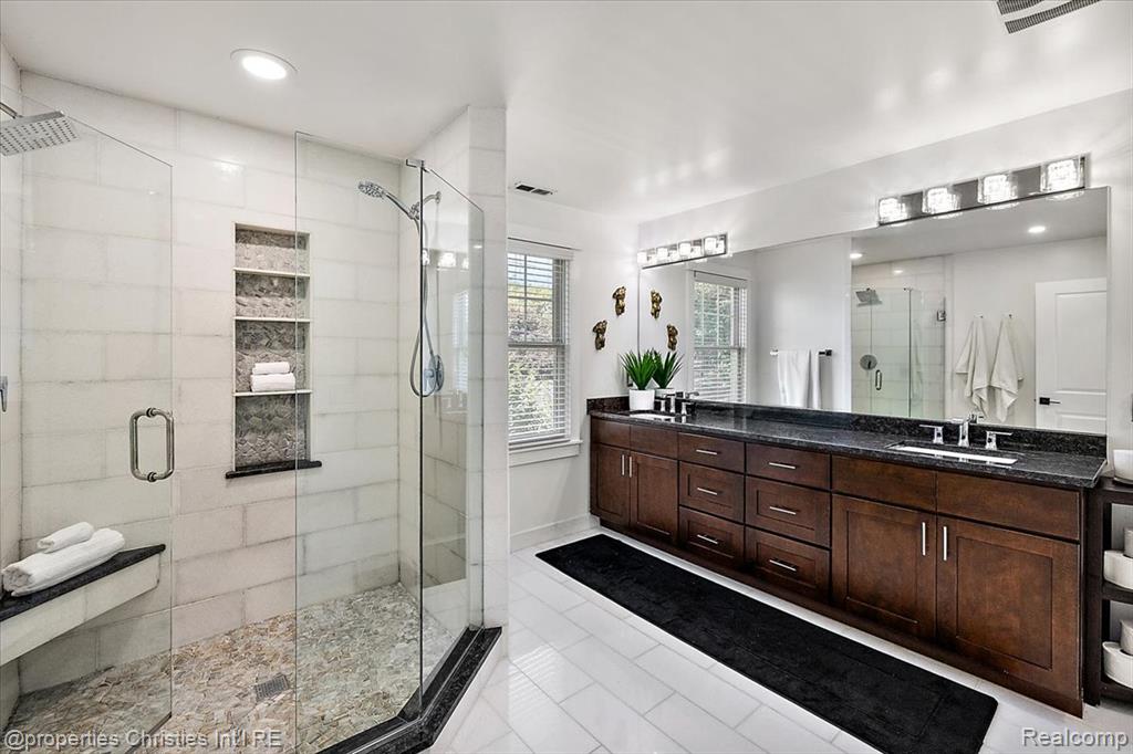 723 N Altadena Avenue, Royal Oak, MI 48067 — Photo 36