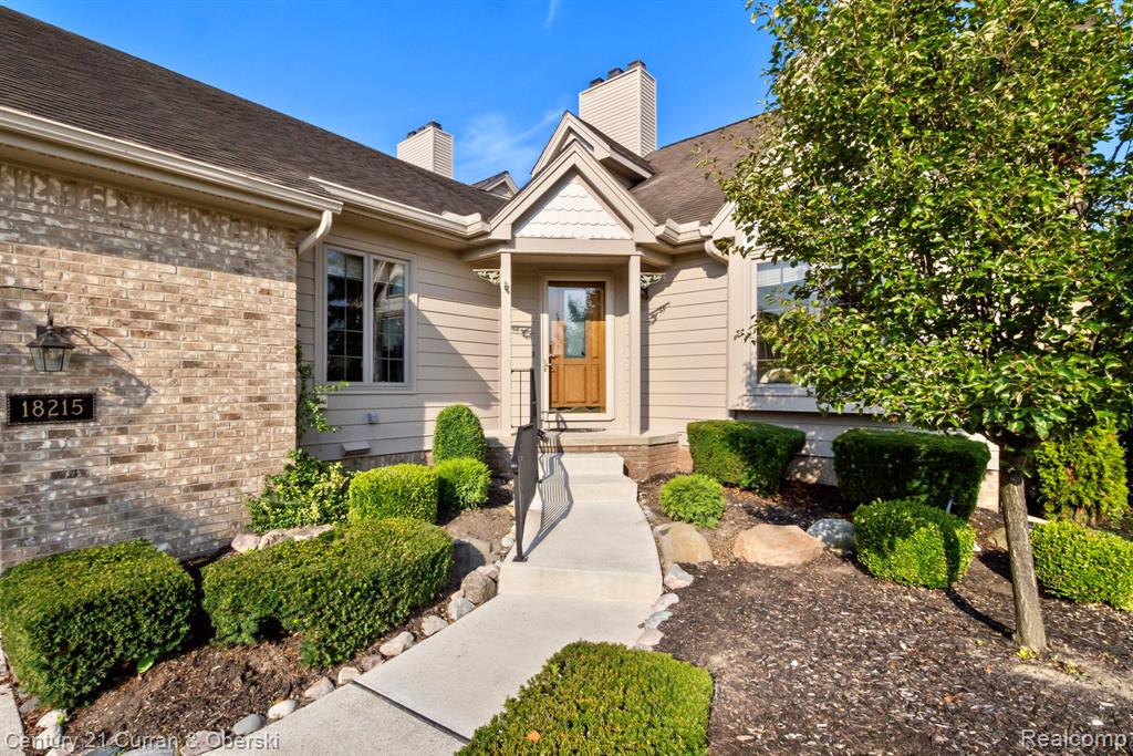 18215 Blue Heron Drive W, Northville, MI 48168 — Photo 4