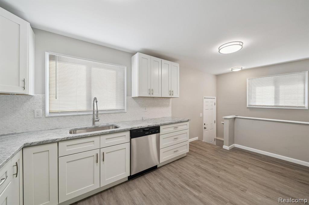 941 E LINCOLN Avenue, Madison Heights, MI 48071 — Photo 8