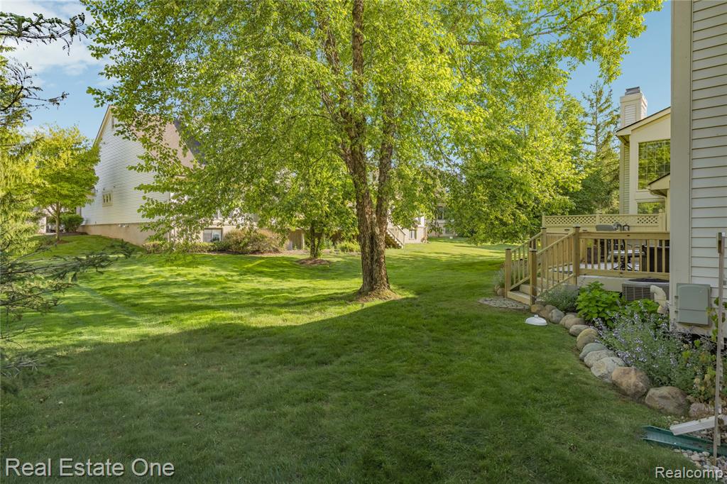 7105 Winding Brook Court, West Bloomfield, MI — Photo 6