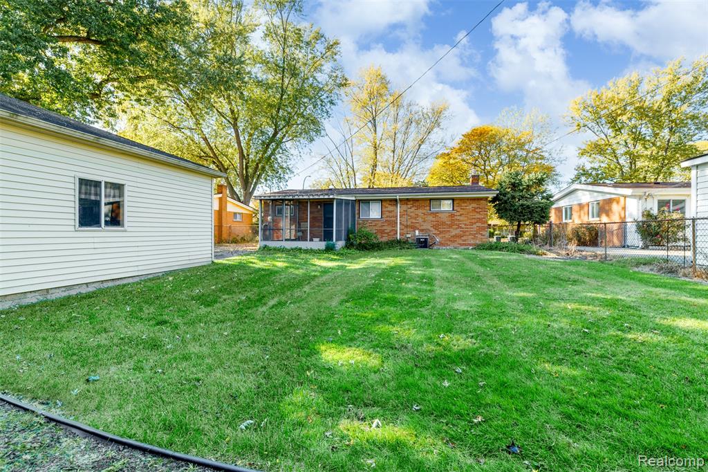 9212 Idaho Street, Livonia, MI 48150 — Photo 29