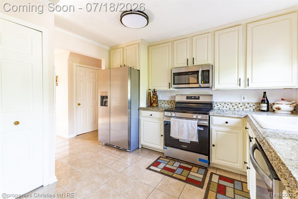 45568 Margate Drive, Macomb, MI 48044 — Photo 23