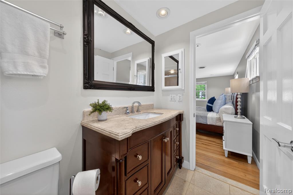 3717 Tyrconnel Court, West Bloomfield, MI 48323 — Photo 23