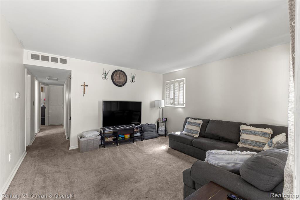 5015 Lincoln Boulevard, Dearborn Heights, MI 48125 — Photo 4