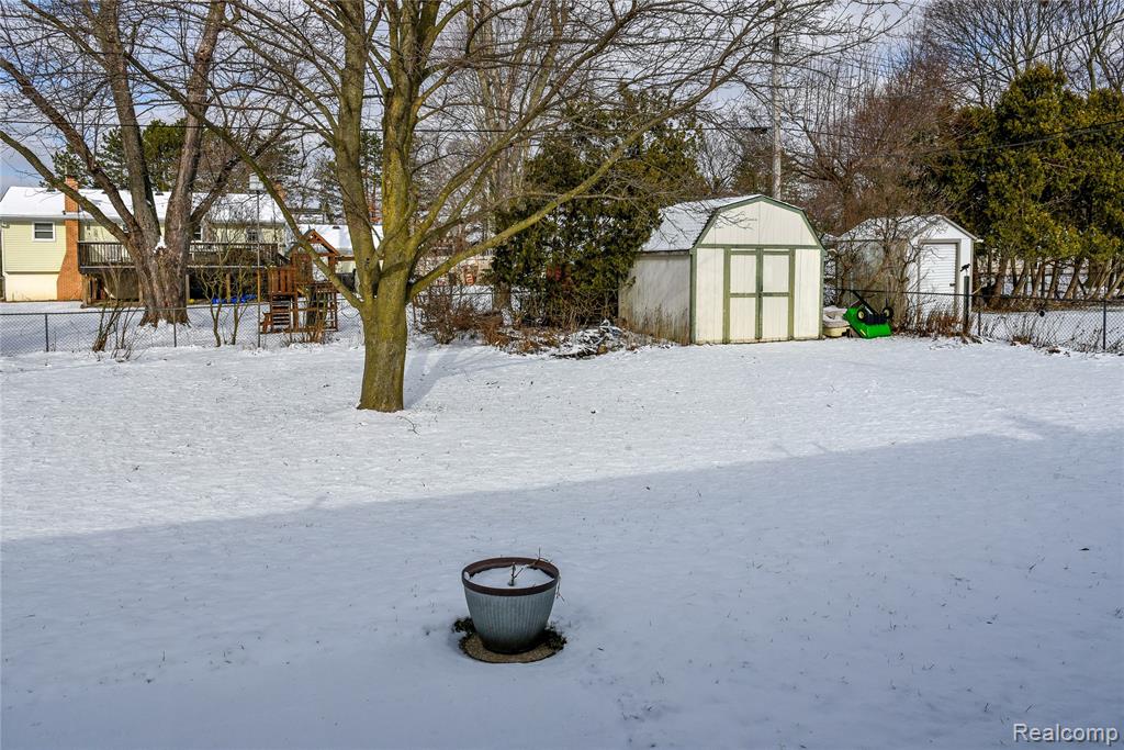 884 Eugene Drive, Oxford, MI 48371 — Photo 53