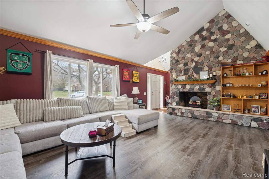 8474 Wesley Drive, Flushing, MI 48433 — Photo 4