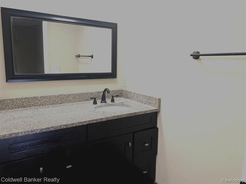 5109 BUCKINGHAM, 403, Troy, MI 48098 — Photo 11