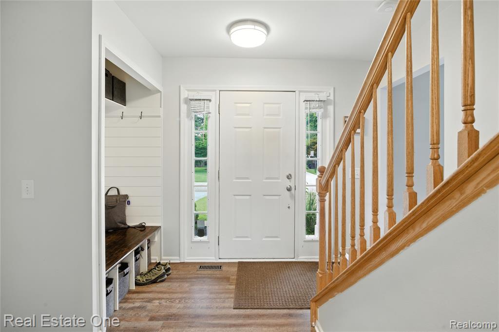 7335 Willow Oak Drive, West Bloomfield, MI 48324 — Photo 2
