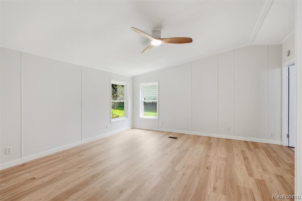4420 Dublin Road, Burton, MI 48529 — Photo 15