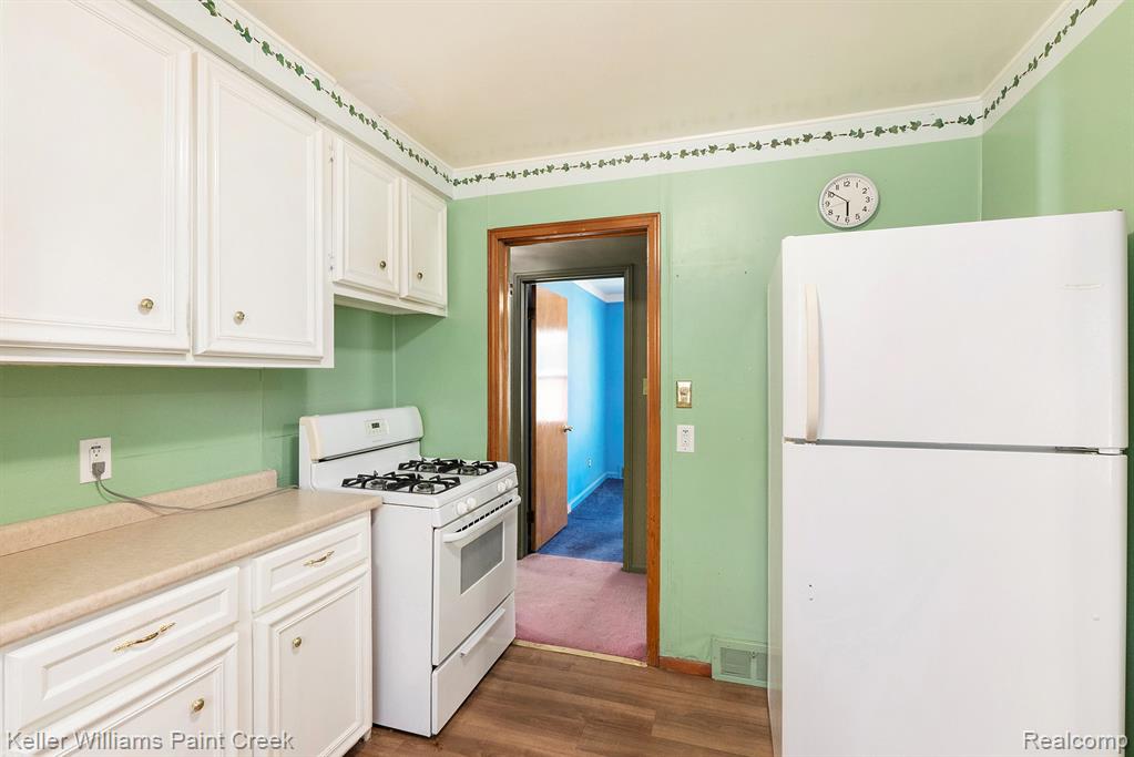 7258 Helen, Center Line, MI 48015 — Photo 4