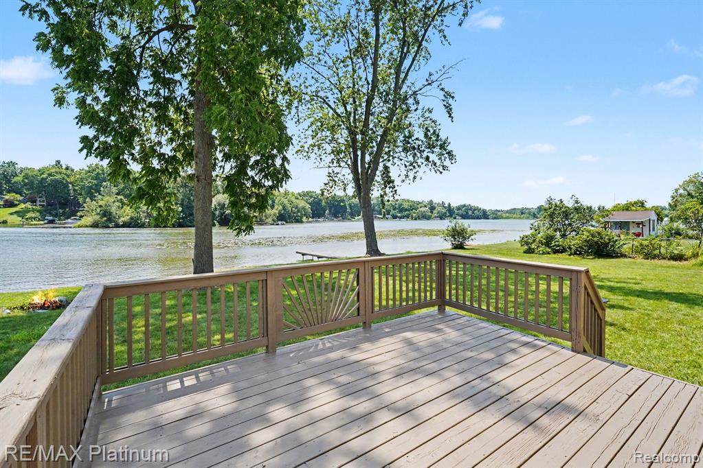 11624 ISLAND COURT, Hartland, MI 48353 — Photo 20