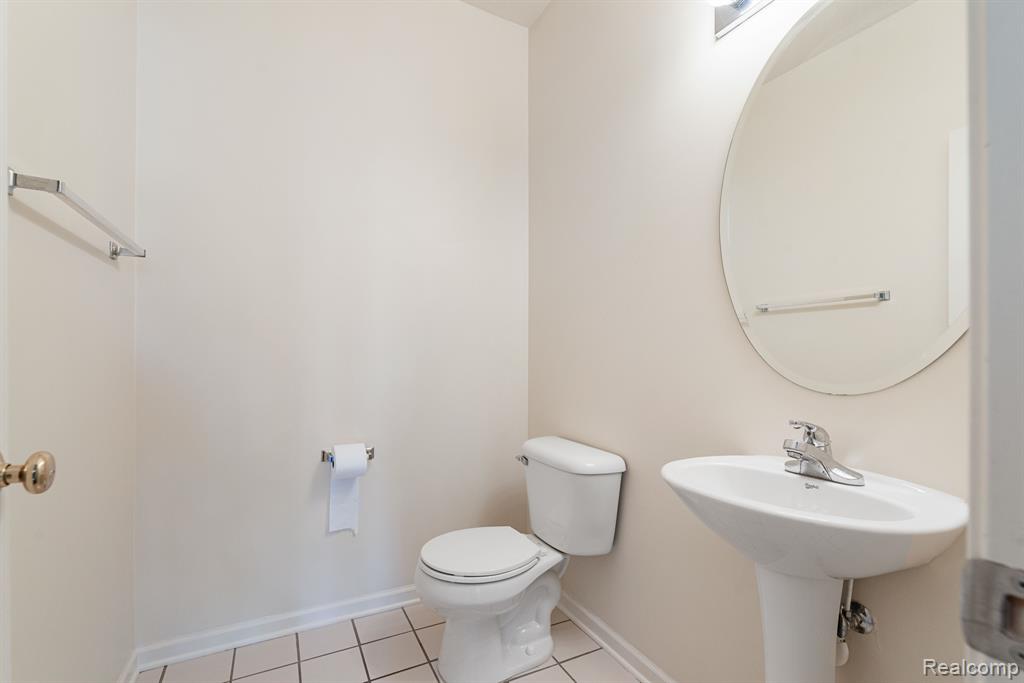14105 ADDINGTON Drive, Commerce Twp, MI 48390 — Photo 21