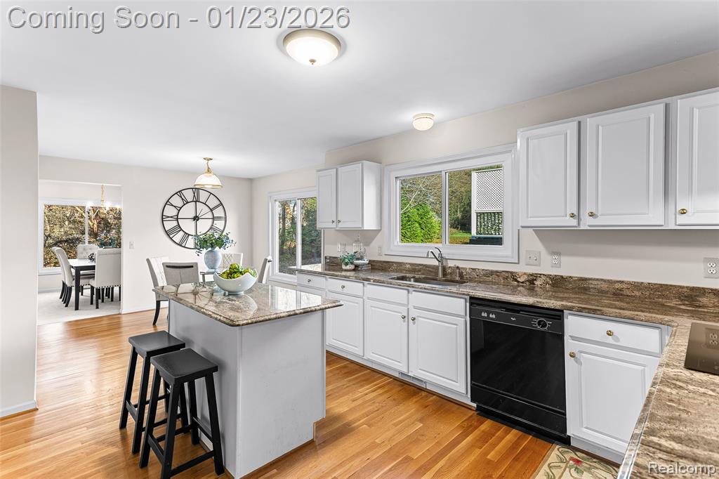6425 Southpointe Drive, Troy, MI 48085 — Photo 11