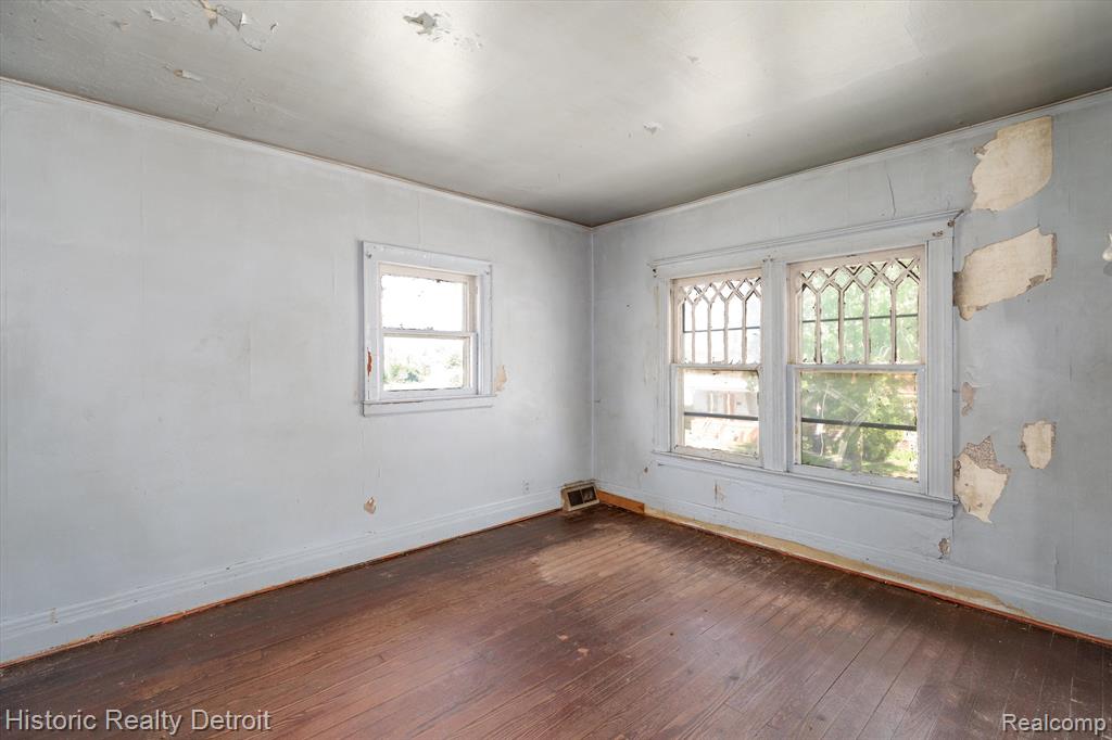 923 CALVERT Street, Detroit, MI 48202 — Photo 17