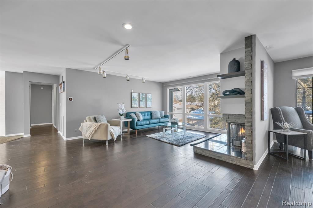 7258 Creeks Bend Court, West Bloomfield, MI — Photo 19