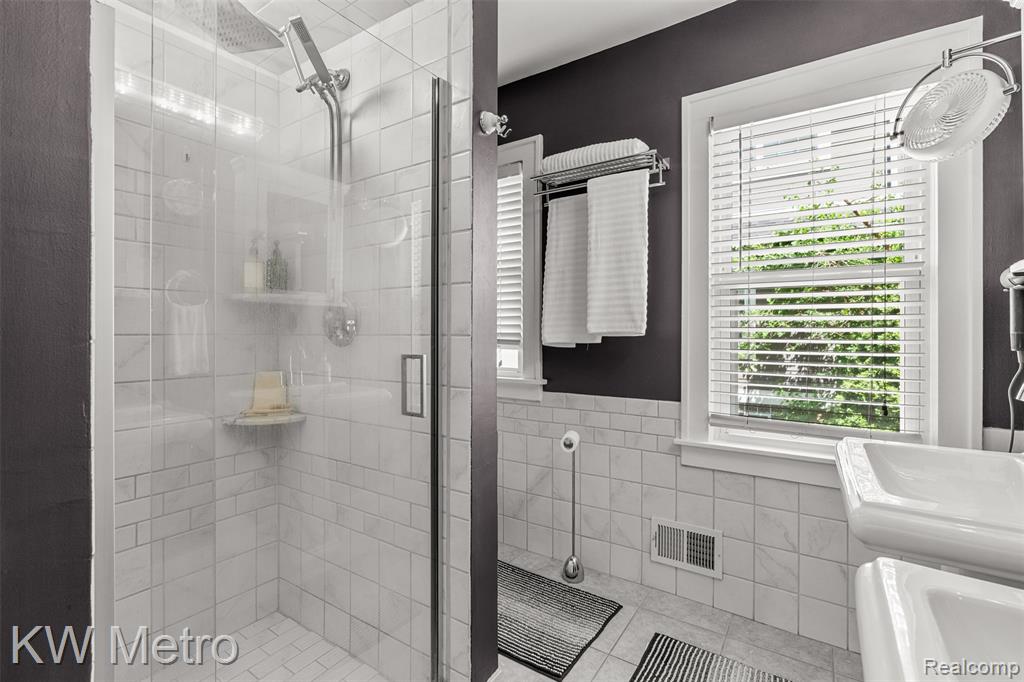 924 E 2nd Street, Royal Oak, MI 48067 — Photo 12