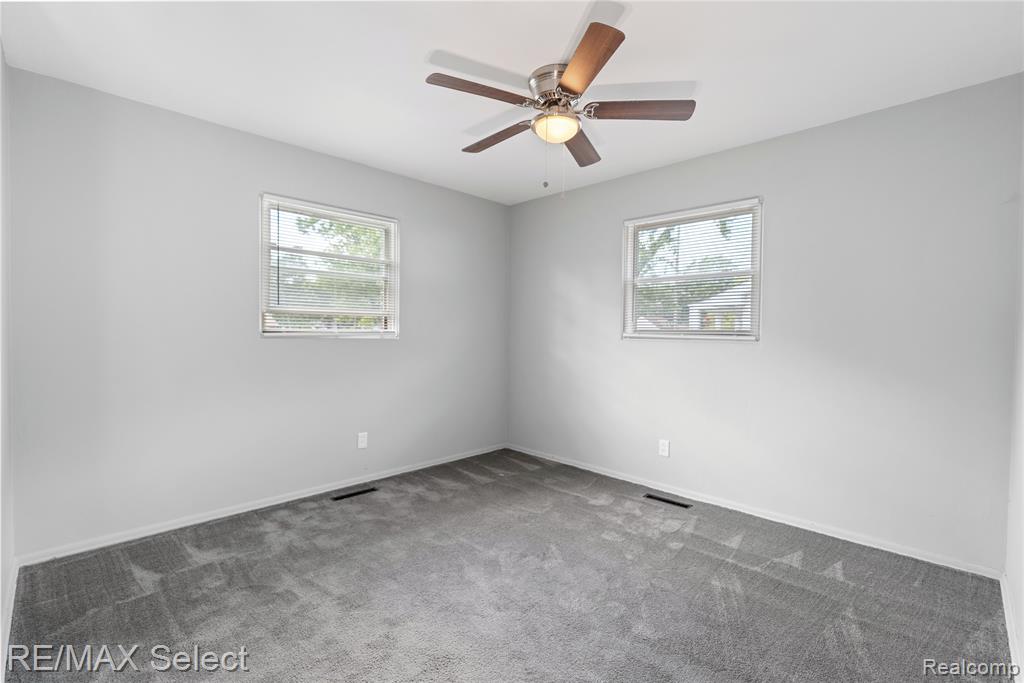 4505 Sheldon Lane, Flint, MI 48507 — Photo 20