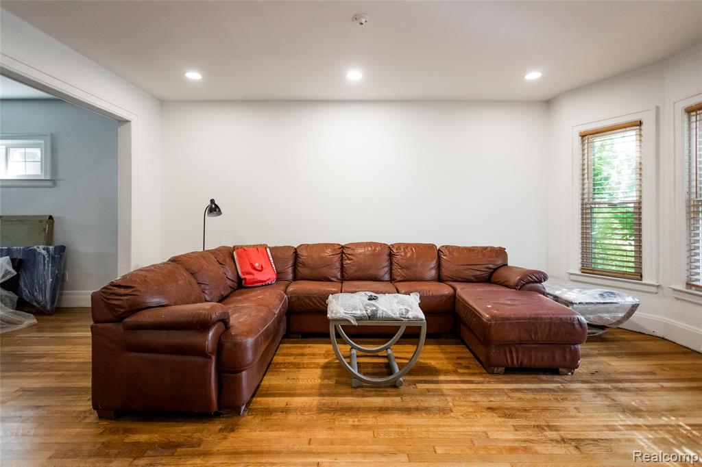 3132 Helen Street, Detroit, MI 48207 — Photo 2