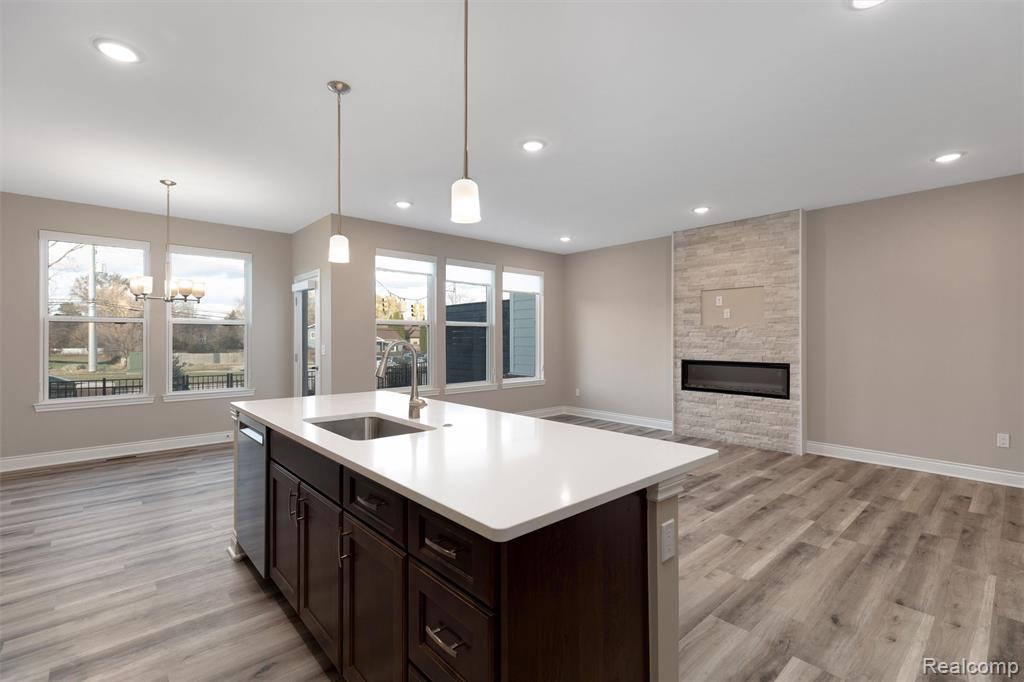 811 Balmoral Ln, Troy, MI 48085 — Photo 8