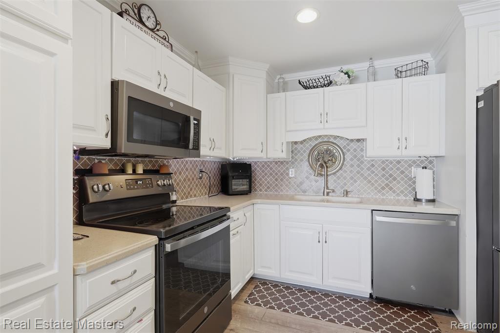 3997 River Road, 6, East China, MI — Photo 18