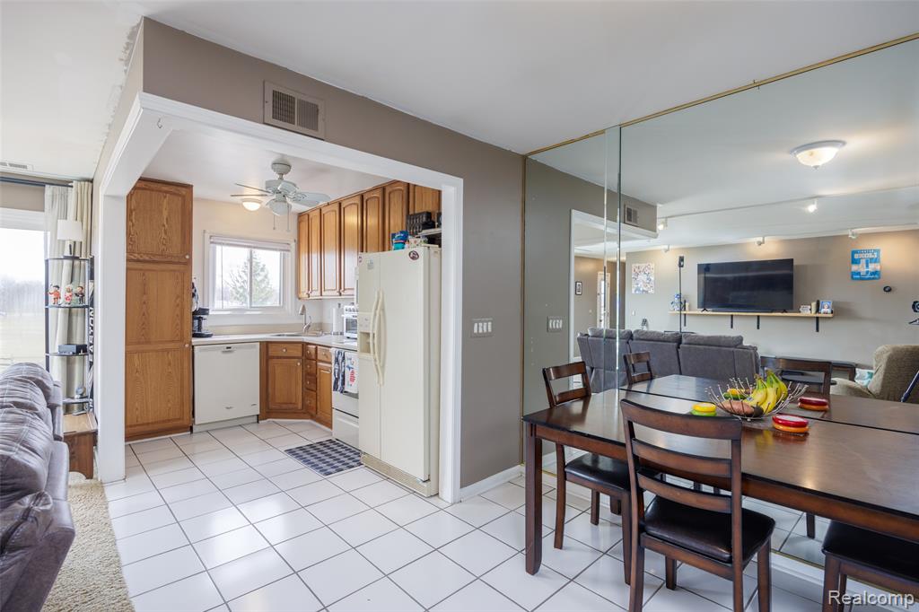 517 Country Club Drive, Saint Clair Shores, MI 48082 — Photo 10